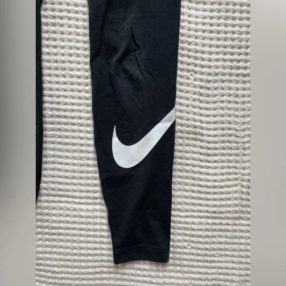 Nike Leggings - Picture 3 of 4
